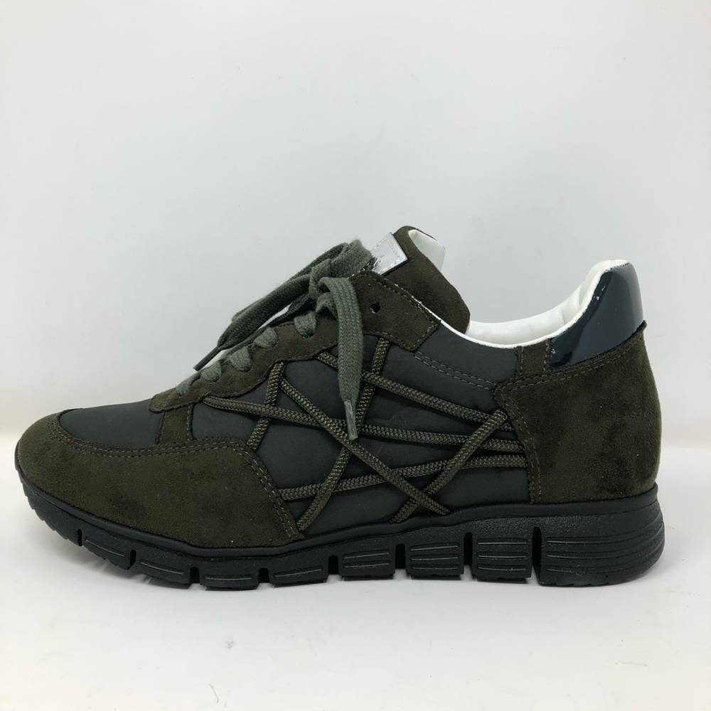 L4K3 Unisex Suede Sneakers, Military Green, Size EU 37